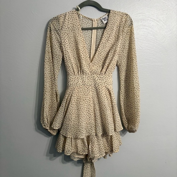 Princess Polly STRING OF LOVE ROMPER BEIGE | Spring Summer| Long Sleeve | Size 4 - Picture 4 of 6